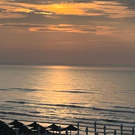 Apartamento Royal Sea View Design Promenada 3 Năvodari Exterior foto